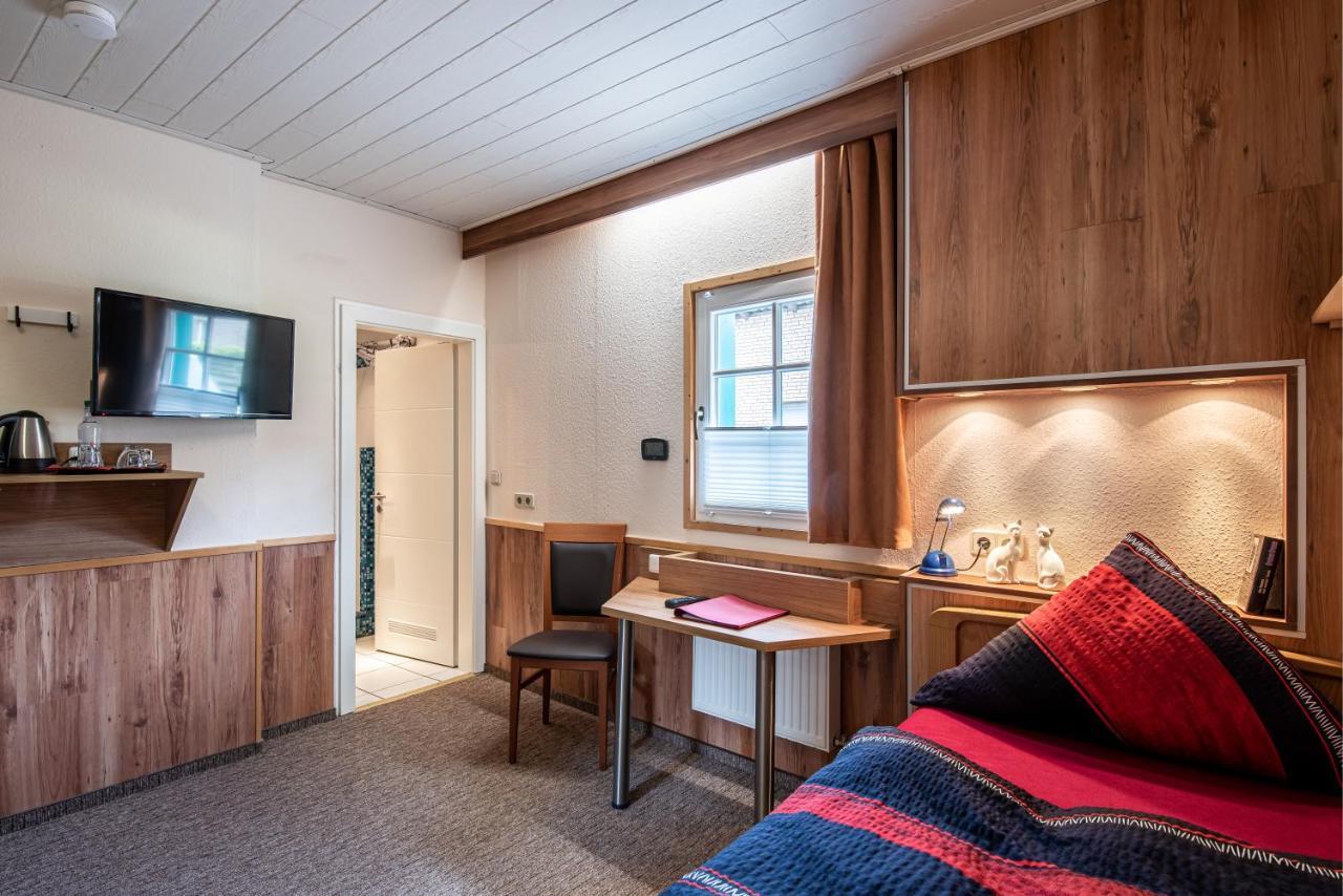 Land-Hotel Zum Schwan, Garni Weilerswist-Metternich, 3 E-Ladestationen, Naehe Phantasialand, Palmenparadies Euskirchen Екстериор снимка