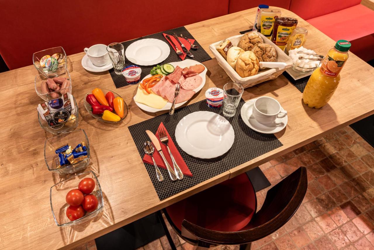 Land-Hotel Zum Schwan, Garni Weilerswist-Metternich, 3 E-Ladestationen, Naehe Phantasialand, Palmenparadies Euskirchen Екстериор снимка