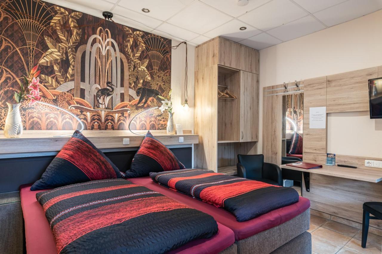 Land-Hotel Zum Schwan, Garni Weilerswist-Metternich, 3 E-Ladestationen, Naehe Phantasialand, Palmenparadies Euskirchen Екстериор снимка